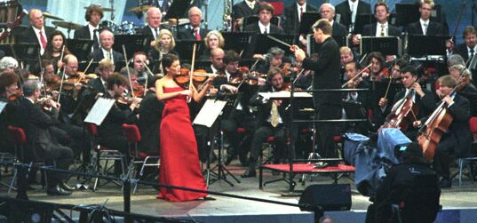 Anne Akiko Meyers with the Concertgebouw Orchestra in Amsterdam, June 2003